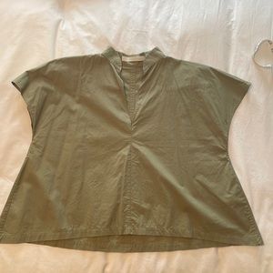 Creature of Comfort top, size 4, sage green